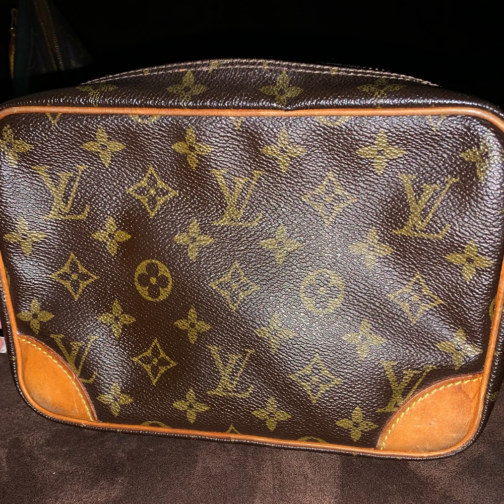 Authentic Louis Vuitton crossbody bag